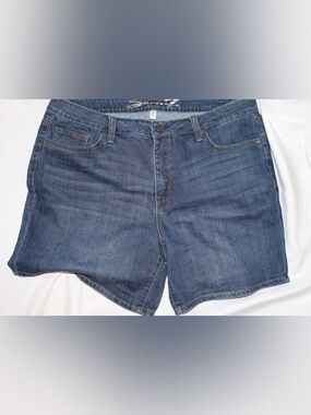 Seven7 Shorts Womens 16 Blue Denim Bermuda Stretch Casual Summer Comfort